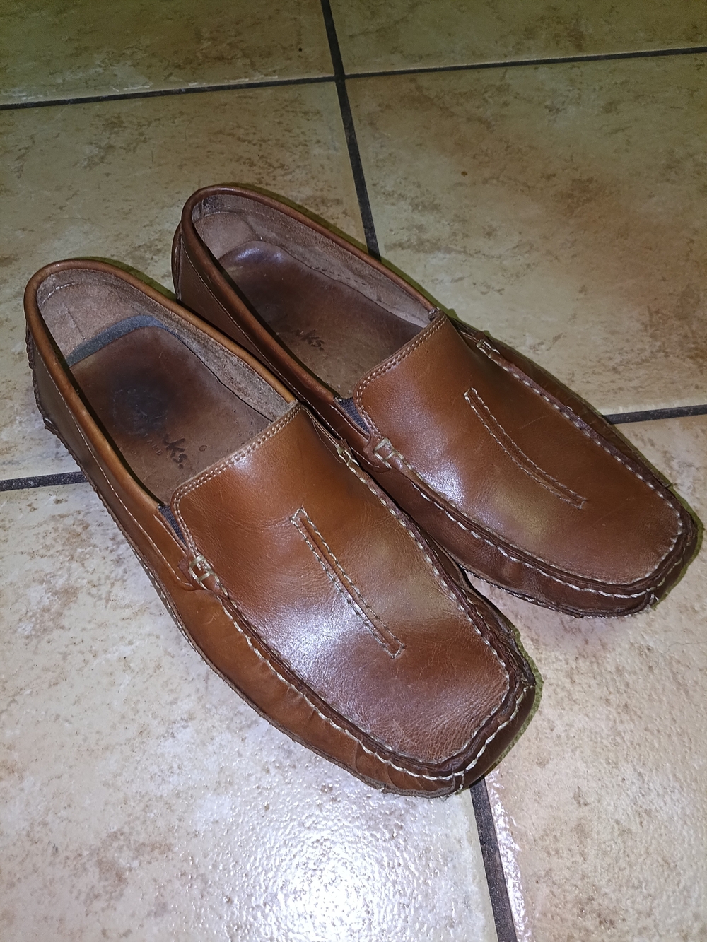 Clarks Men's Tan Leather Slip-On Driving Loafers